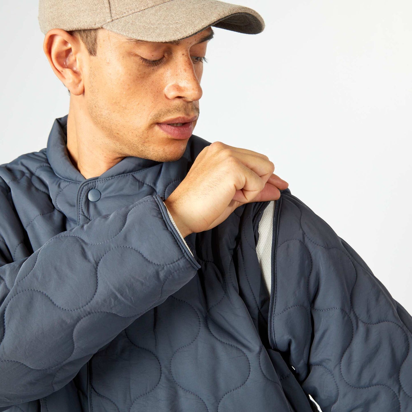 Quilted padded jacket with detachable sleeves BLUE