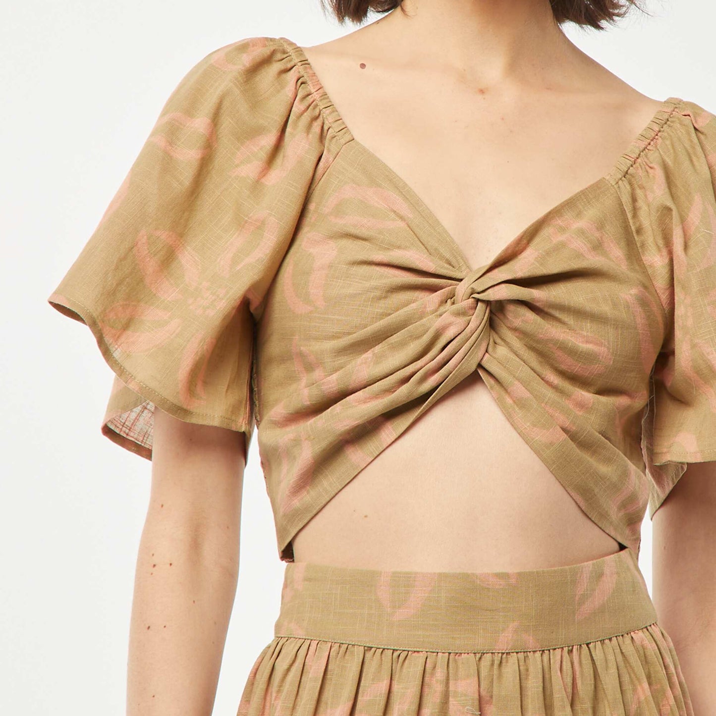 Cropped blouse with fancy bow and butterfly sleeves GREEN