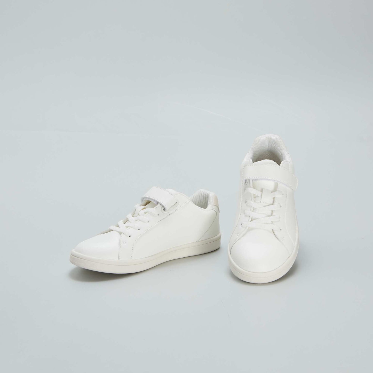 Low-top trainers white