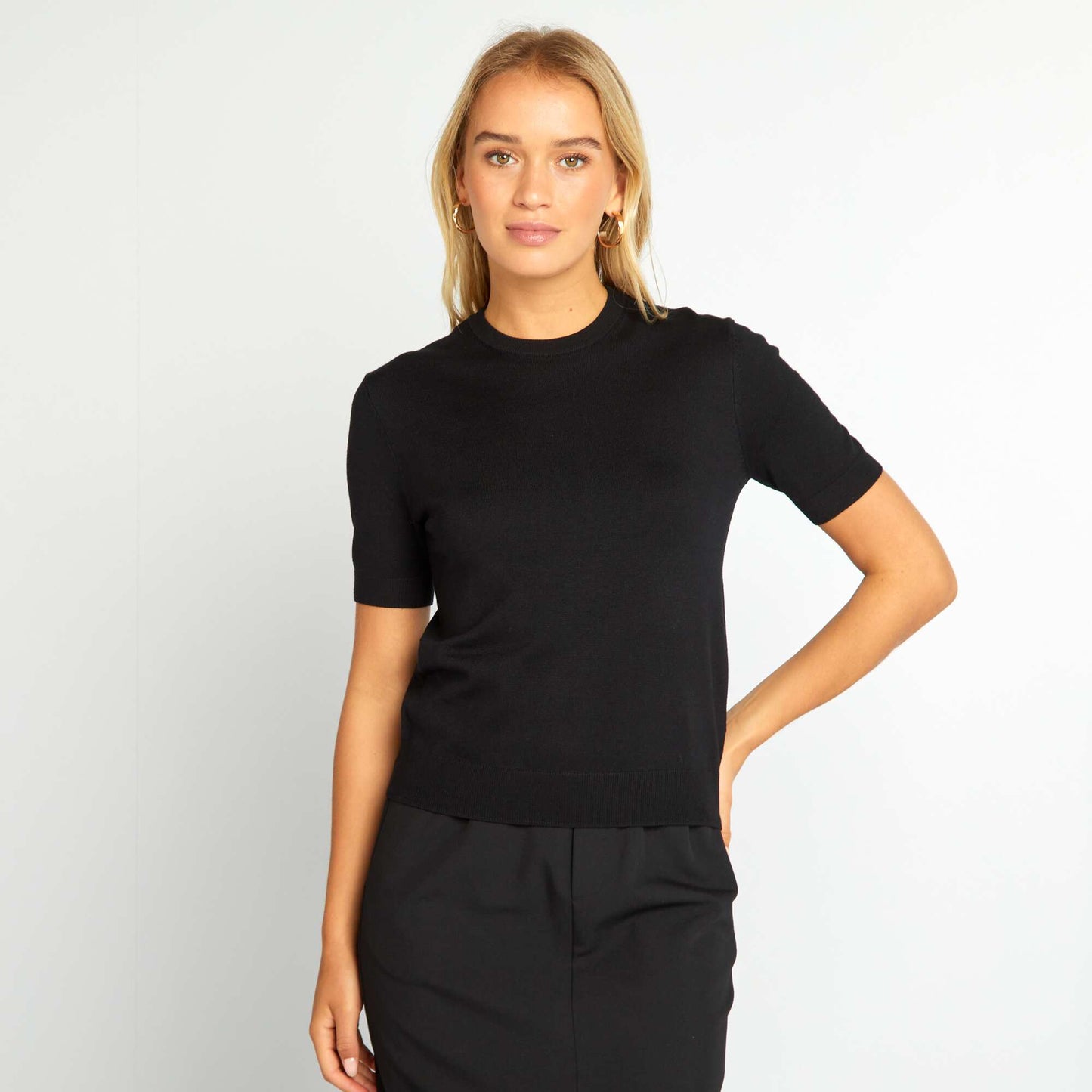 Short-sleeved sweater black