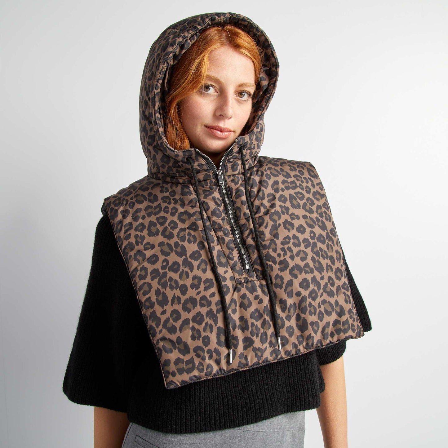 Padded bib hood BROWN