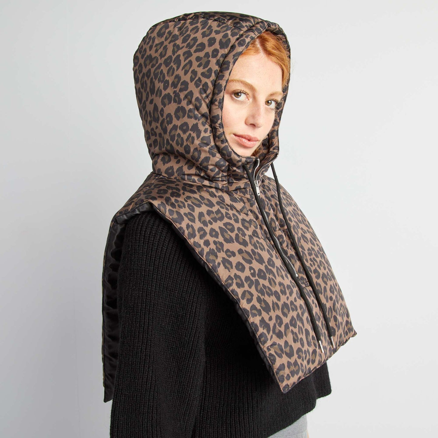 Padded bib hood BROWN