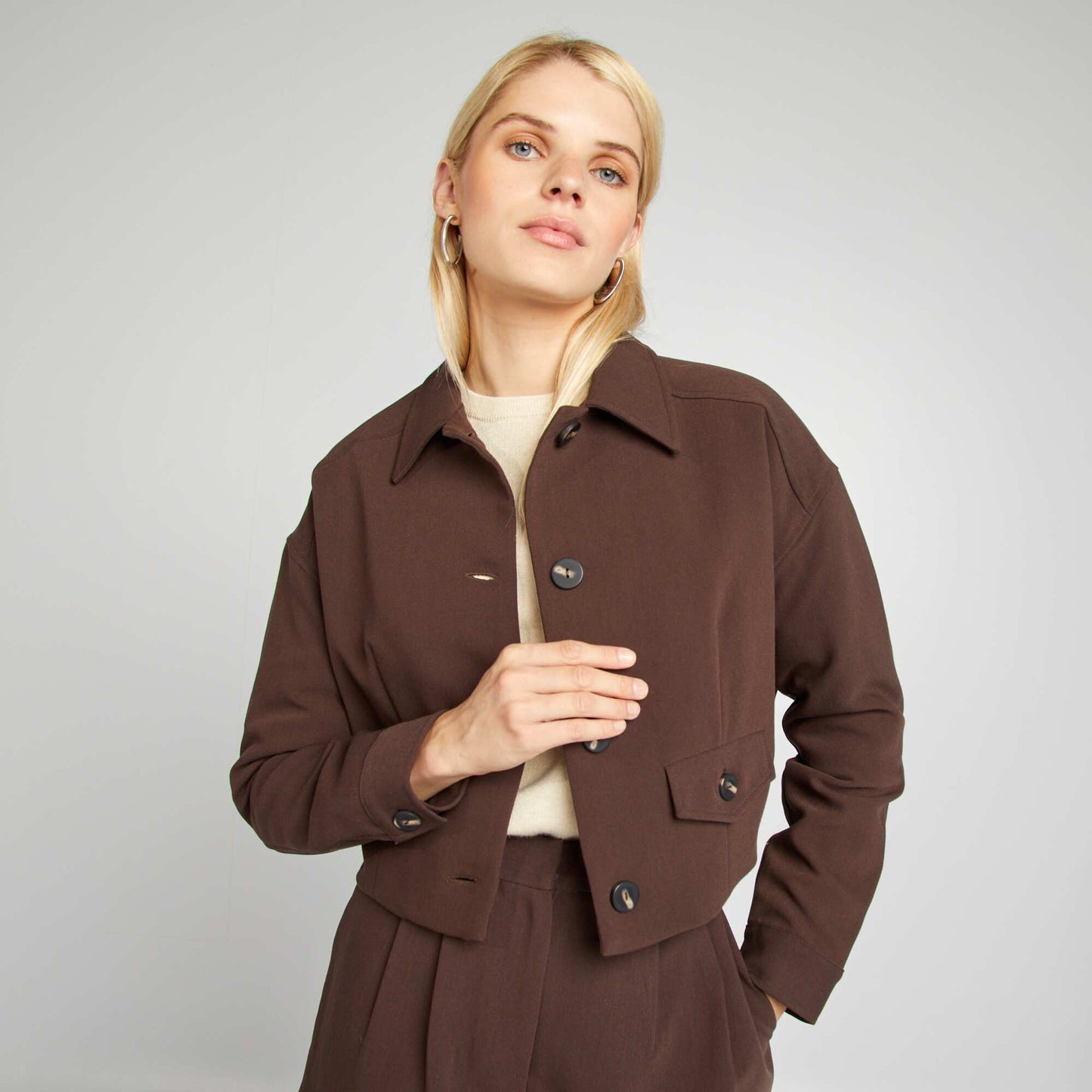 Cropped jacket with buttons BROWN