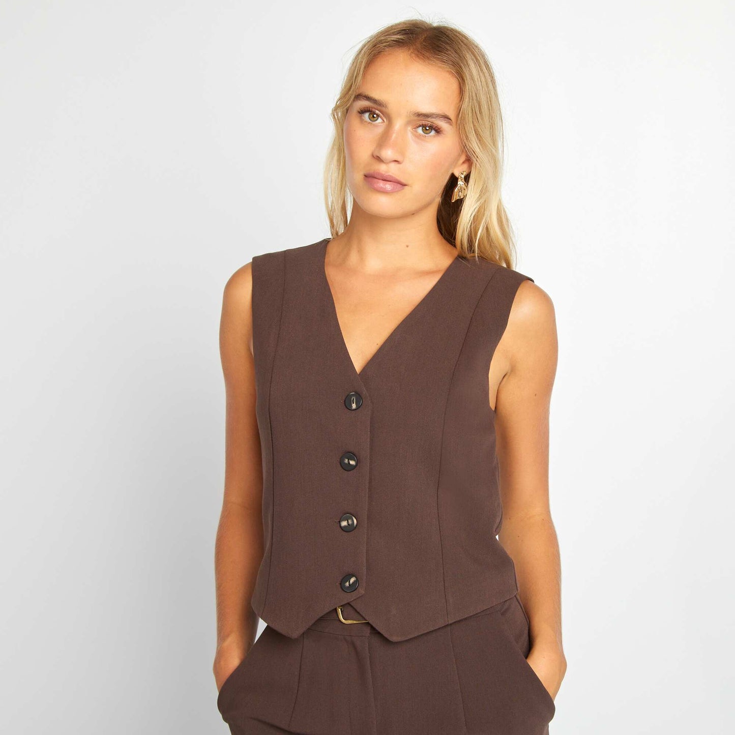 Waiter-style waistcoat BROWN