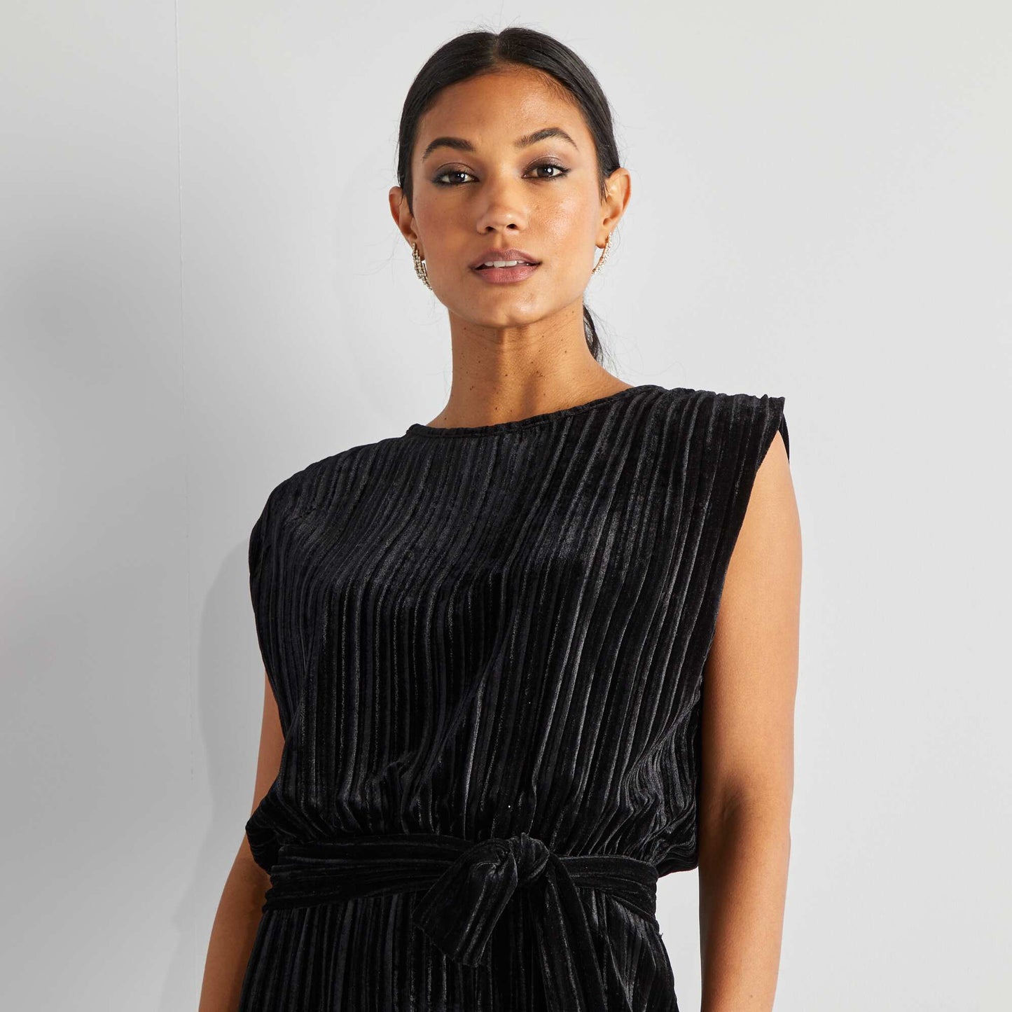 Sleeveless pleated velour jumpsuit BLACK