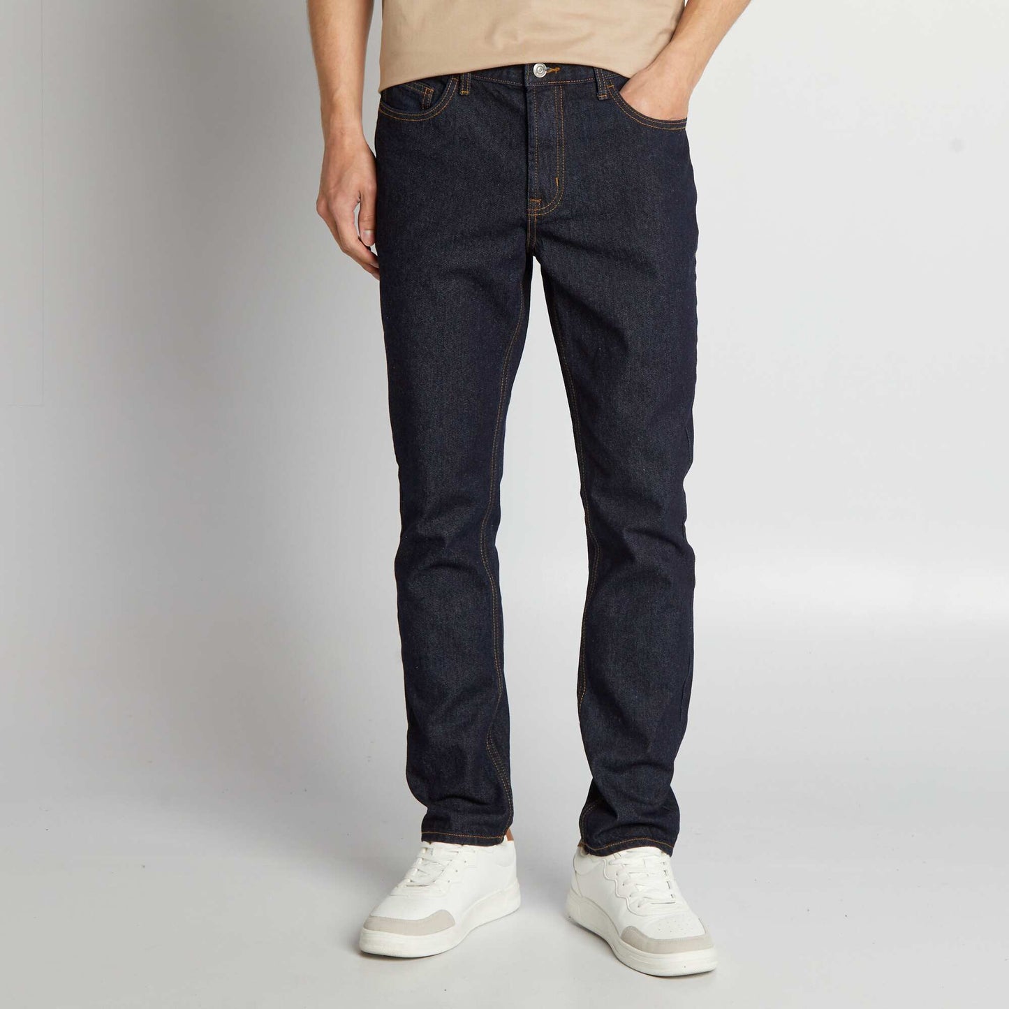 Regular-fit untreated jeans raw