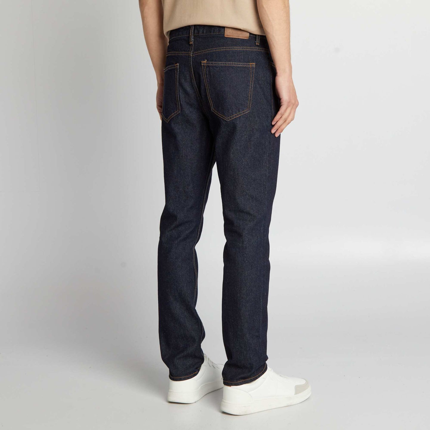 Regular-fit untreated jeans raw