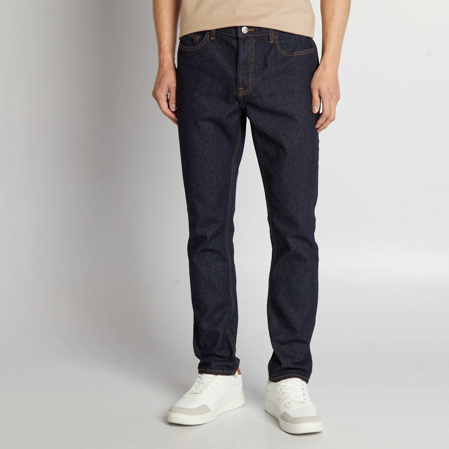 Regular-fit untreated jeans raw