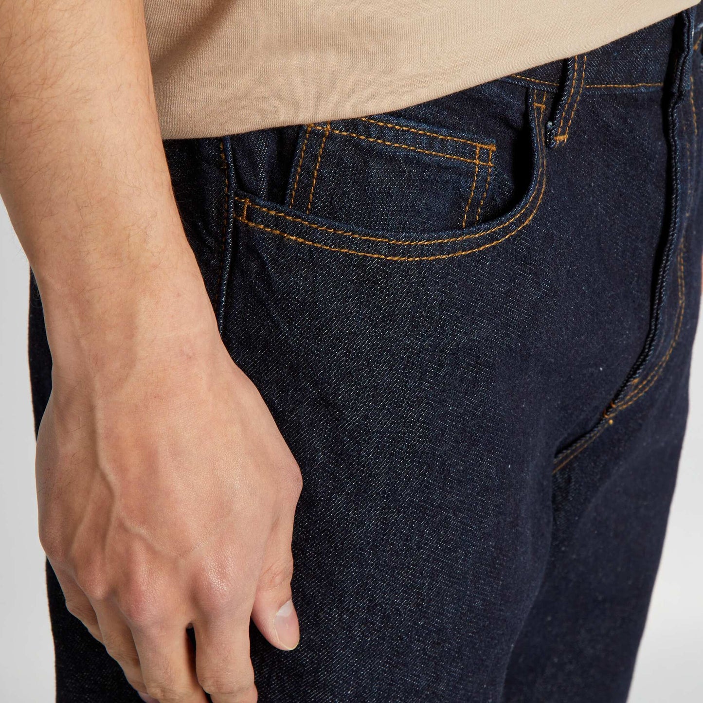 Regular-fit untreated jeans raw