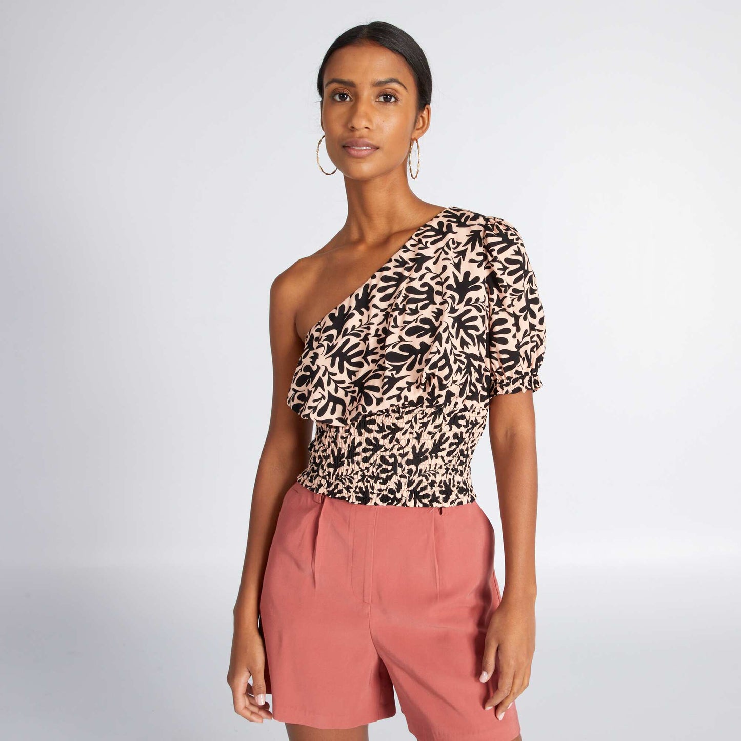 Asymmetric short-sleeved blouse AOP FLO